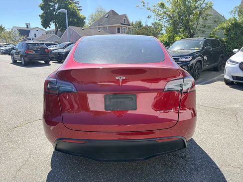 Used 2024 Tesla Model Y Long Range AWD/4WD image 5