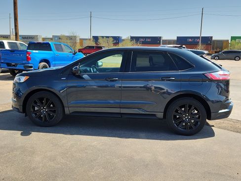 Used 2023 Ford Edge ST-Line w/ Class II Trailer Tow Package image 2