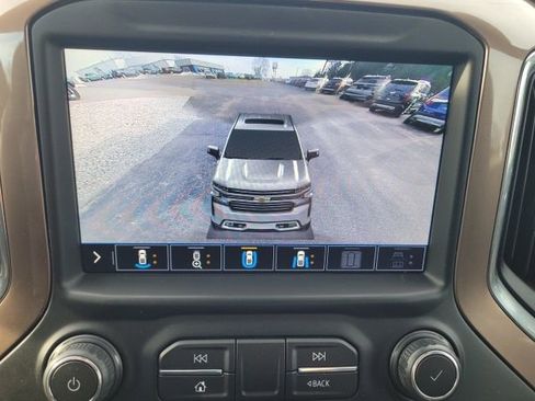Used 2020 Chevrolet Silverado 1500 High Country w/ Technology Package AWD/4WD image 52