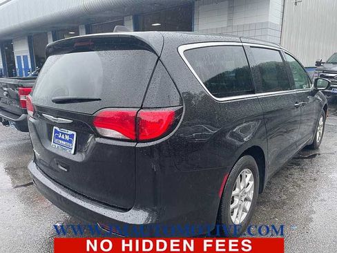 Used 2023 Chrysler Voyager LX FWD image 5