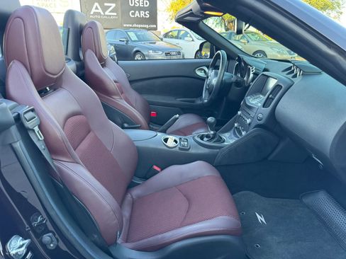 Used 2014 Nissan 370Z Touring w/ Sport Package RWD image 27