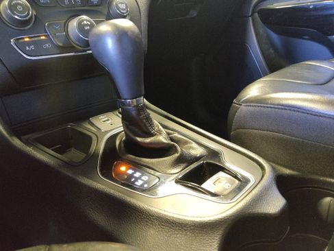 Used 2021 Jeep Cherokee Latitude Plus image 26