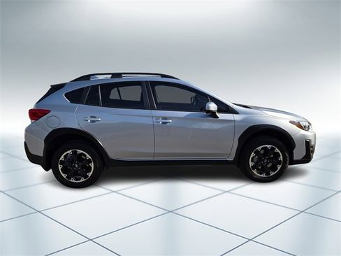 Used 2023 Subaru Crosstrek 2.0i Premium image 3