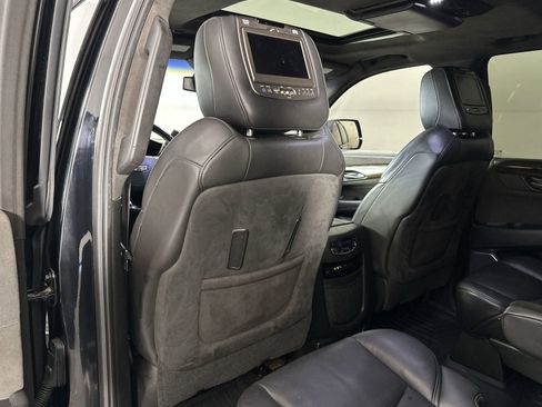 Used 2015 Cadillac Escalade ESV Platinum image 24