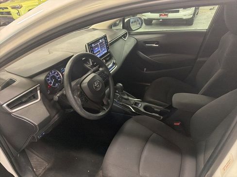 Used 2020 Toyota Corolla LE image 7