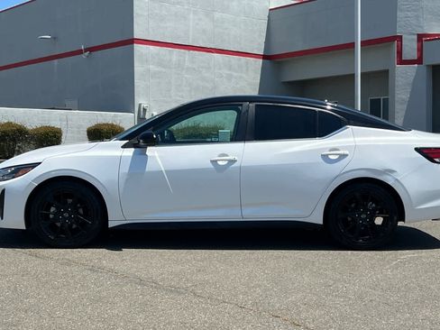 Used 2025 Nissan Sentra SR w/ Midnight Edition FWD image 9