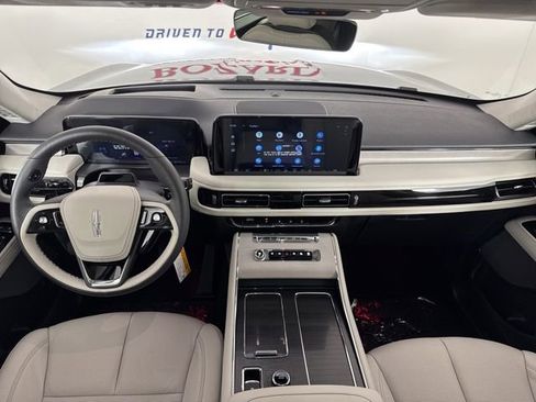New 2025 Lincoln Aviator Reserve w/ Jet Appearance Package image 9