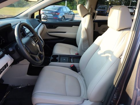 Certified 2025 Honda Odyssey EX-L image 18