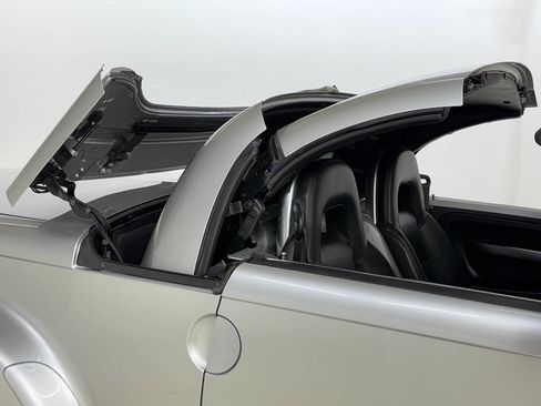 Used 2004 Chevrolet SSR w/ Preferred Equipment Group image 27