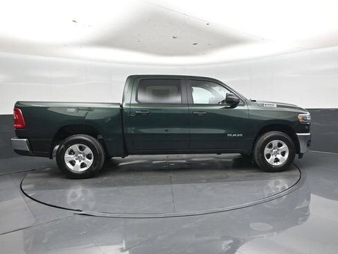 New 2026 RAM 1500 4x4 Crew Cab image 2