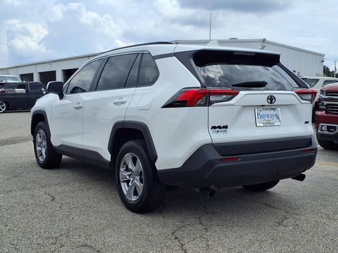 Used 2025 Toyota RAV4 XLE FWD image 23