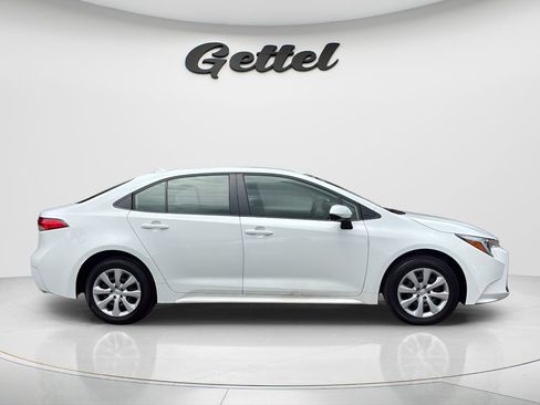 Used 2026 Toyota Corolla LE FWD image 4