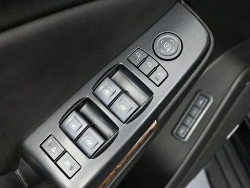 Used 2019 Chevrolet Tahoe LT w/ RST Edition AWD/4WD image 23