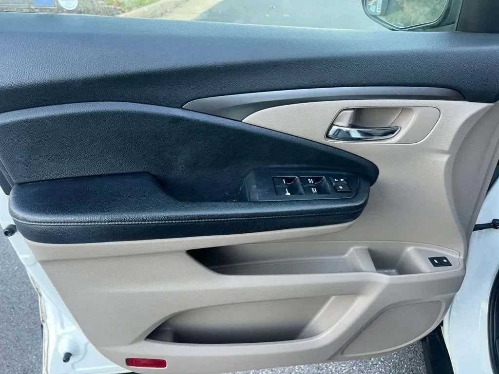 Used 2017 Honda Pilot EX-L image 29