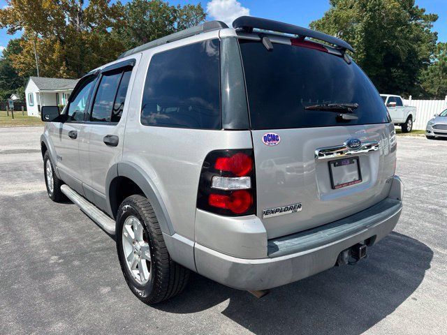 Used 2006 Ford Explorer XLT AWD/4WD image 4