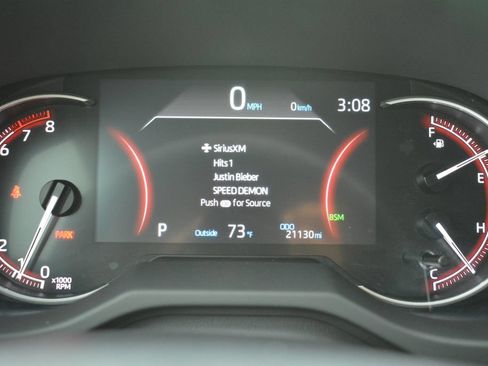 Used 2025 Toyota RAV4 XLE FWD image 12