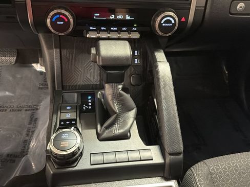 Used 2025 Toyota 4Runner SR5 AWD/4WD image 22