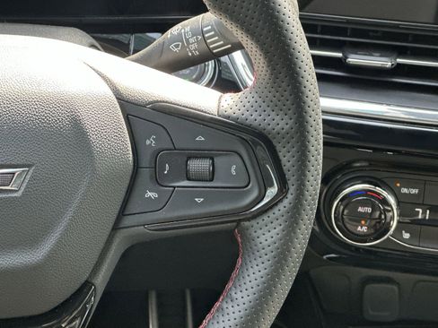 Certified 2026 Chevrolet Trax RS w/ Sunroof Package image 21