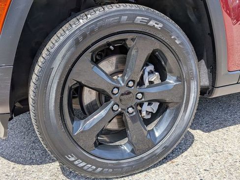 Certified 2023 Jeep Grand Cherokee L Laredo AWD/4WD image 32