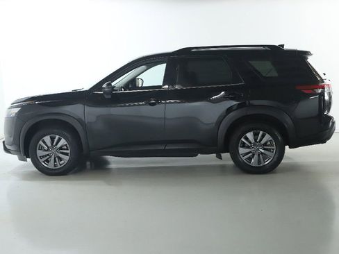 Certified 2025 Nissan Pathfinder SV FWD image 31