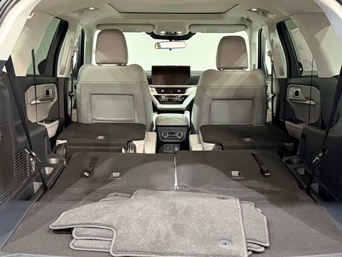New 2026 Ford Explorer Active w/ Active Comfort Package AWD/4WD image 43