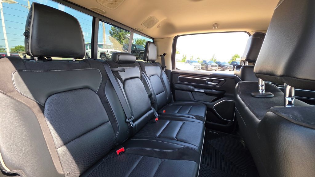 Used 2019 RAM 1500 Laramie AWD/4WD image 15
