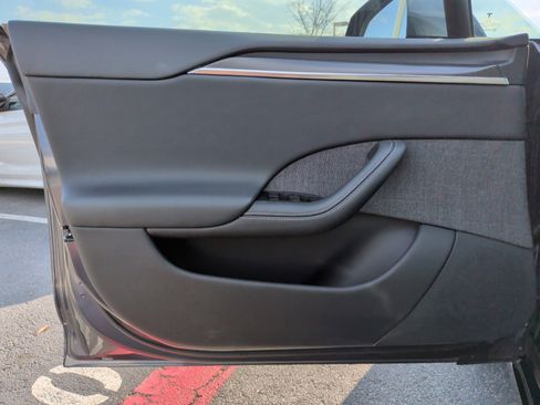 Used 2021 Tesla Model S Plaid image 27