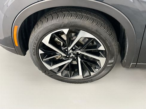 Used 2024 Mitsubishi Outlander SE image 11