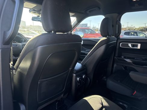 Used 2020 Ford Explorer XLT image 26