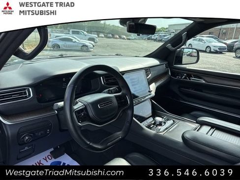 Used 2023 Jeep Grand Wagoneer Series II w/ Flexible Seating Group AWD/4WD image 7