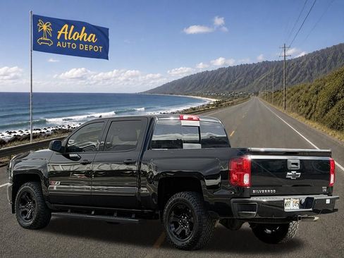 Used 2017 Chevrolet Silverado 1500 LTZ Z71 w/ LTZ Plus Package AWD/4WD image 3