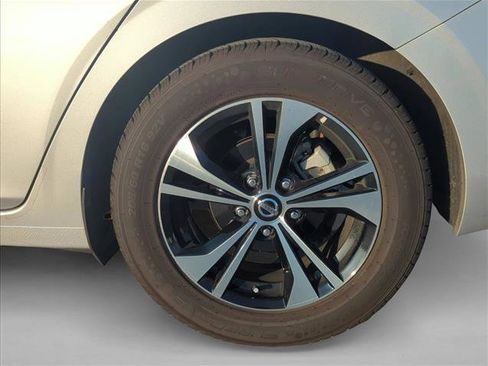 Used 2022 Nissan Sentra SV FWD image 6