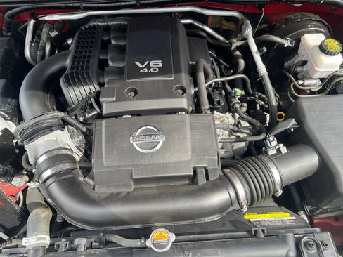 Used 2018 Nissan Frontier SV w/ Value Truck Package AWD/4WD image 18