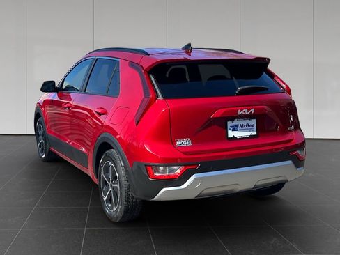 Used 2023 Kia Niro EX FWD image 3