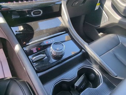 New 2026 Jeep Grand Cherokee L Limited w/ Limited Altitude Package AWD/4WD image 19