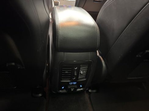 Used 2019 Jeep Grand Cherokee SRT image 8