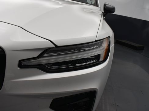 Used 2024 Volvo S60 B5 Core image 5