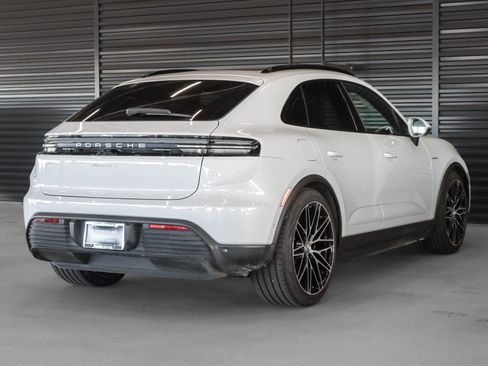 Certified 2025 Porsche Macan 4 Electric AWD/4WD image 10