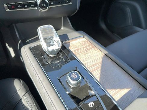 New 2026 Volvo XC90 B5 Plus image 22