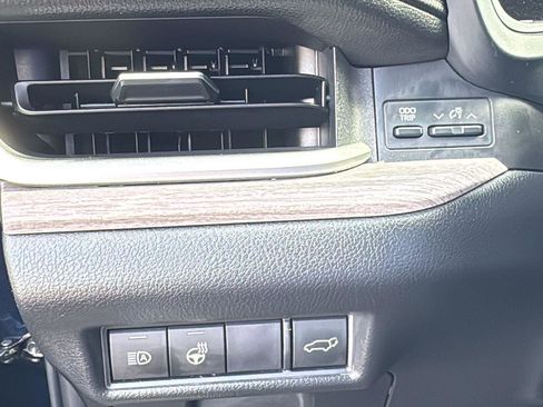 Used 2025 Toyota Grand Highlander FWD image 12