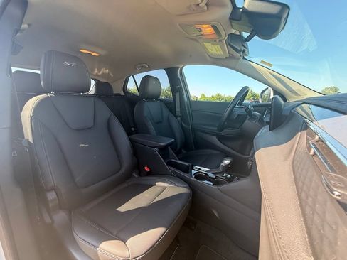 Used 2024 Buick Encore GX Sport Touring w/ Comfort Package AWD/4WD image 32