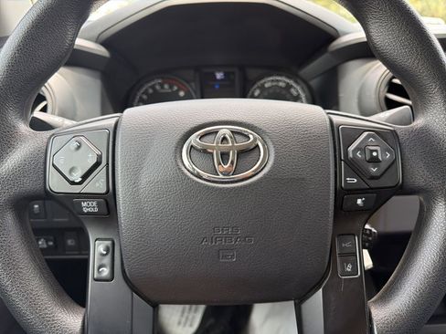 Used 2022 Toyota Tacoma SR w/ SR Convenience Package RWD image 11