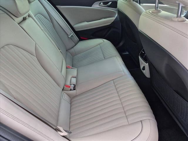 Used 2023 Genesis G70 3.3T RWD image 20