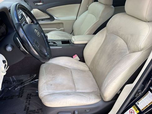 Used 2009 Lexus IS 250 w/ Preferred Accessory Pkg RWD image 5