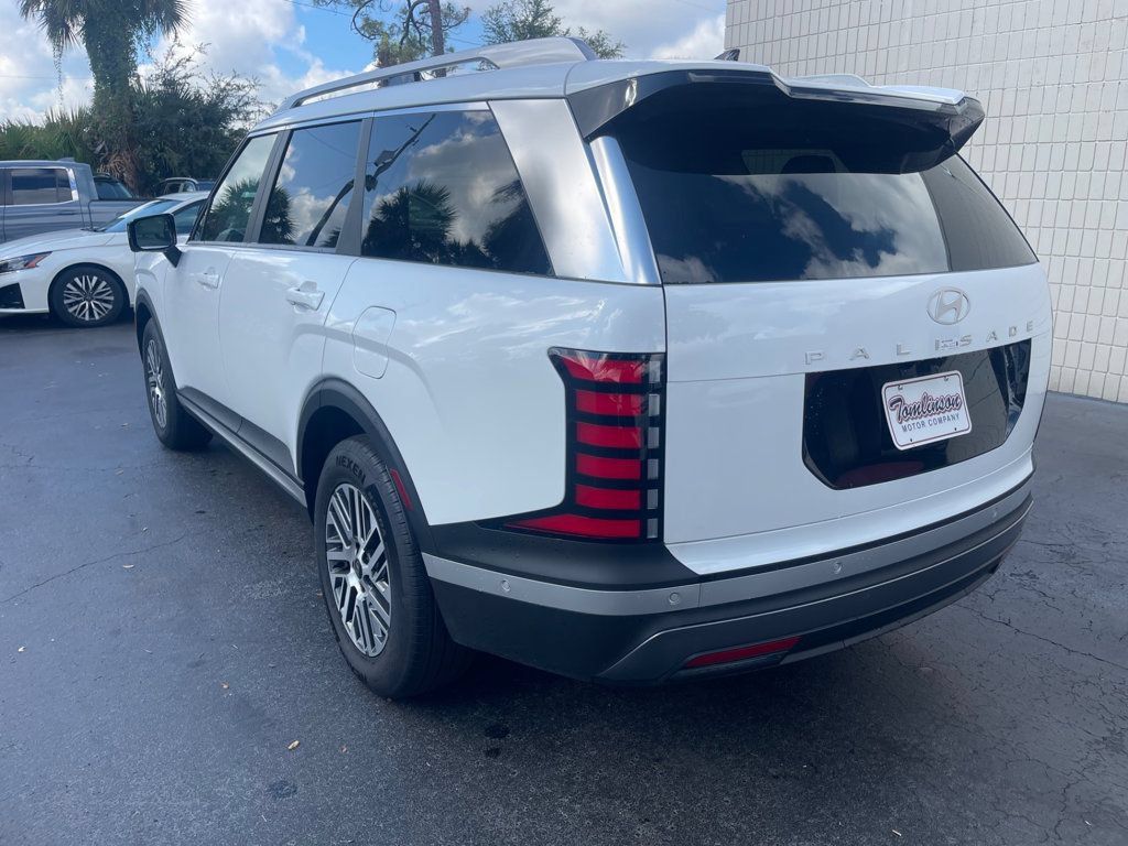 Used 2026 Hyundai Palisade SEL FWD image 3
