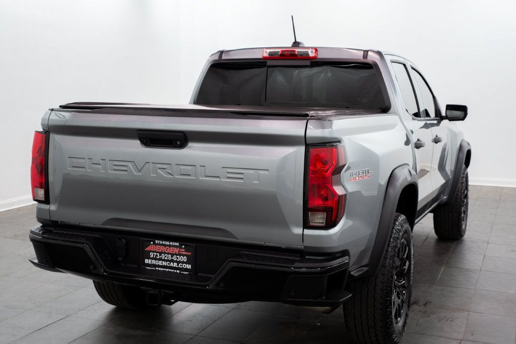 Used 2024 Chevrolet Colorado Trail Boss w/ Technology Package AWD/4WD image 13