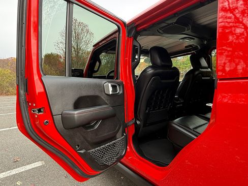 Used 2020 Jeep Gladiator Rubicon image 23