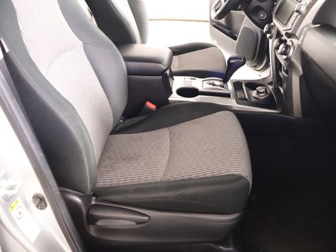 Used 2016 Toyota 4Runner SR5 AWD/4WD image 13