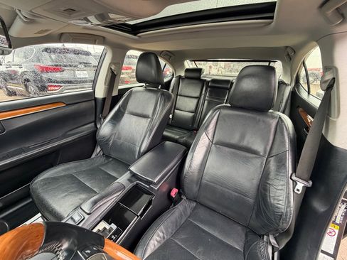 Used 2013 Lexus ES 300h w/ Luxury Pkg image 21