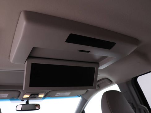 Used 2016 Toyota Sienna XLE image 10